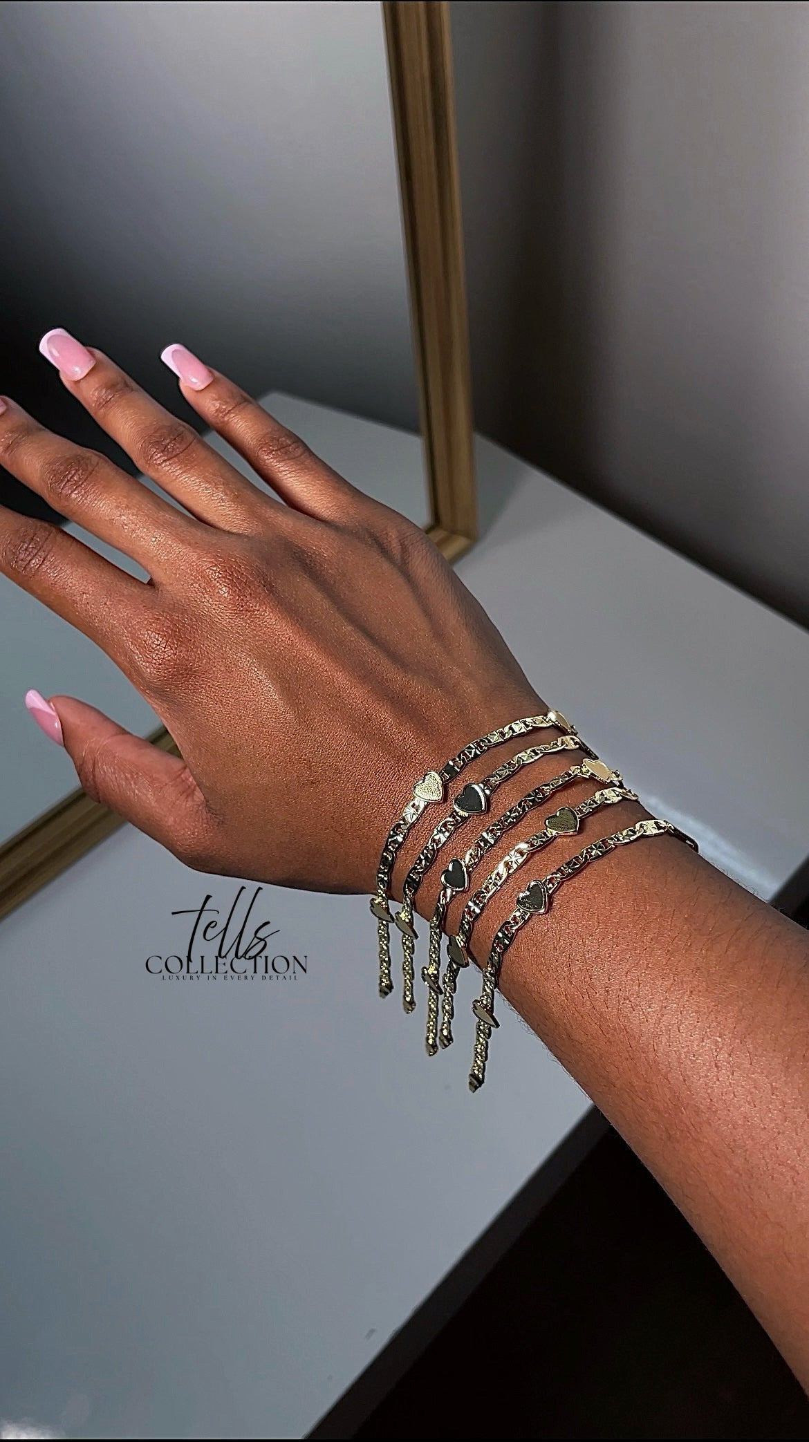 Gold hearts bracelet